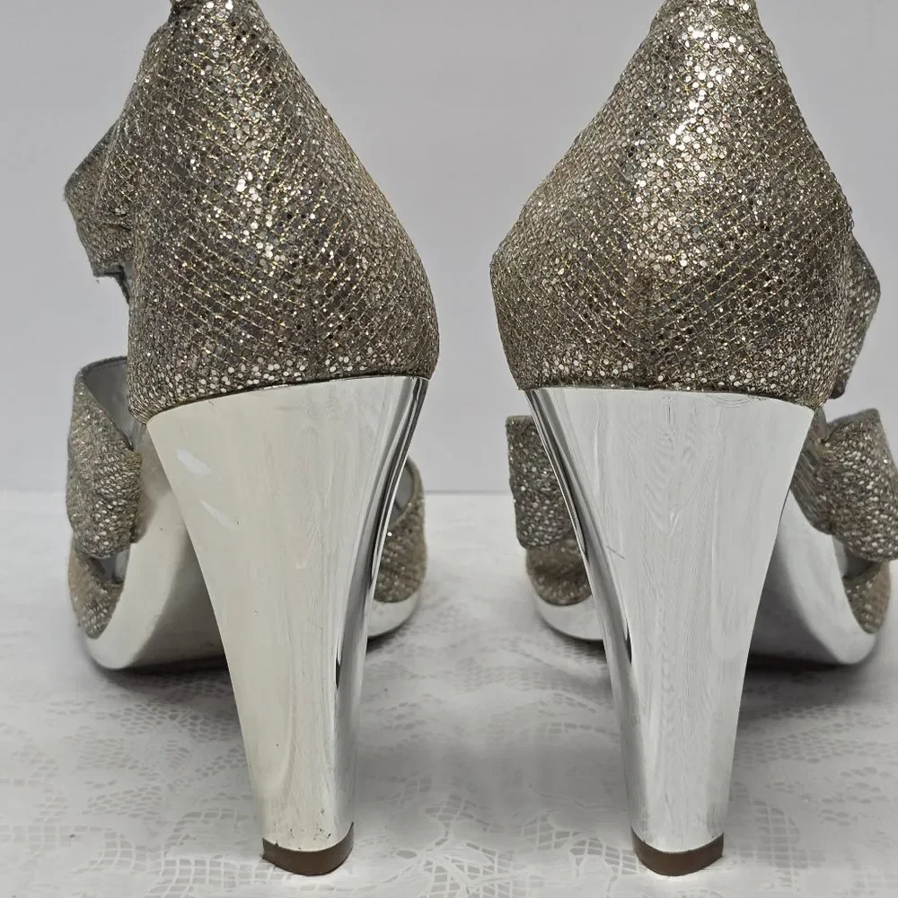 Michael Kors Berkley T-Strap Silver Glitter Dress Sandals Size 9 Formal Evening